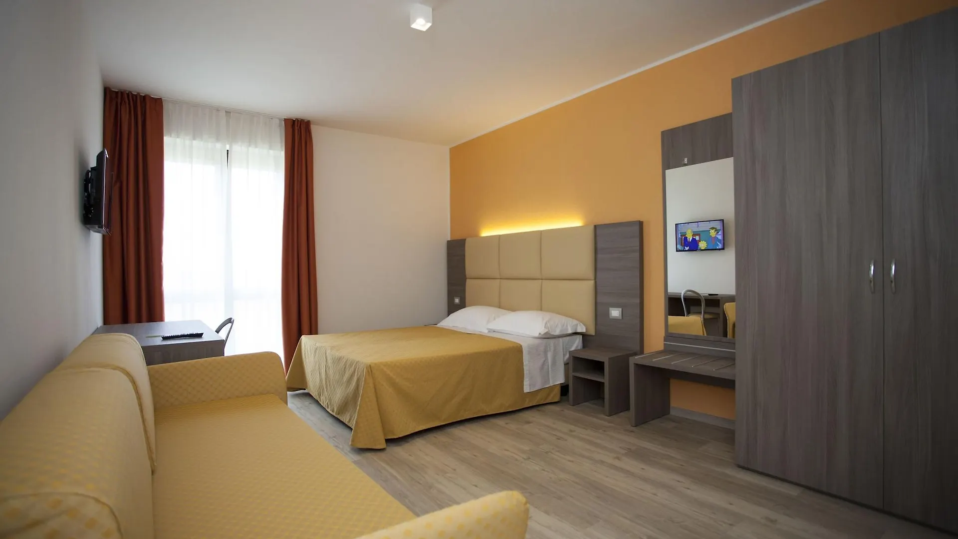 Hotel Bella Λατζίζε