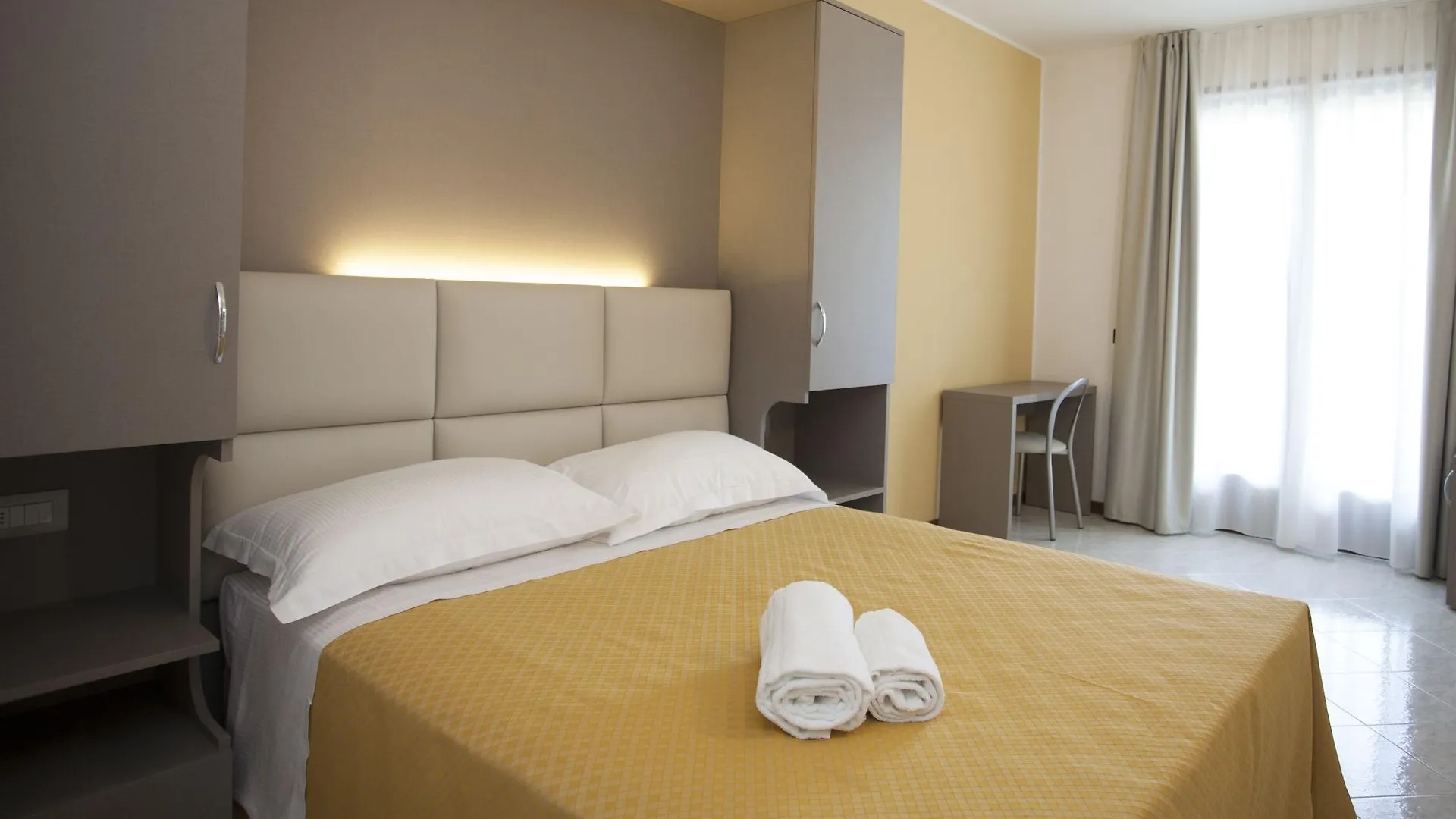 Hotel Bella Λατζίζε