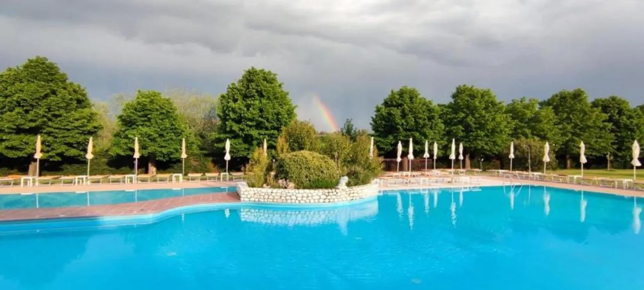 Hotel Bella Λατζίζε