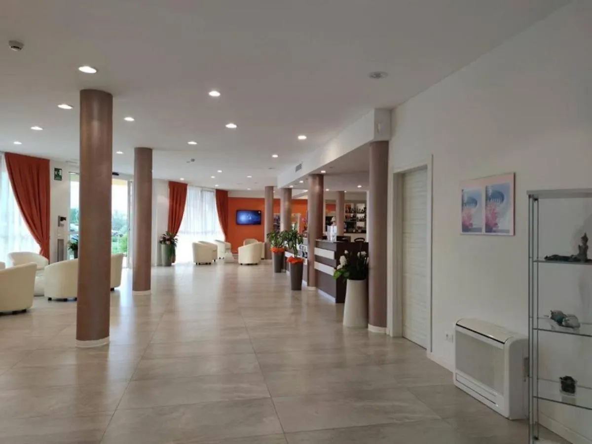 Hotel Bella Λατζίζε 4*,  Ιταλία