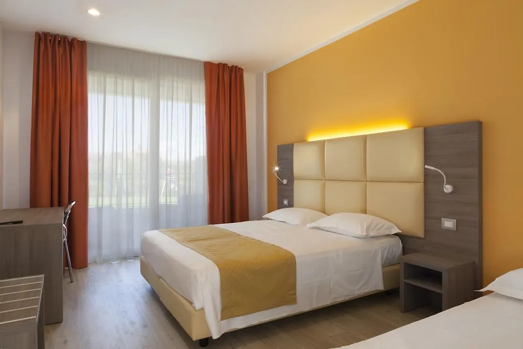 Hotel Bella Λατζίζε
