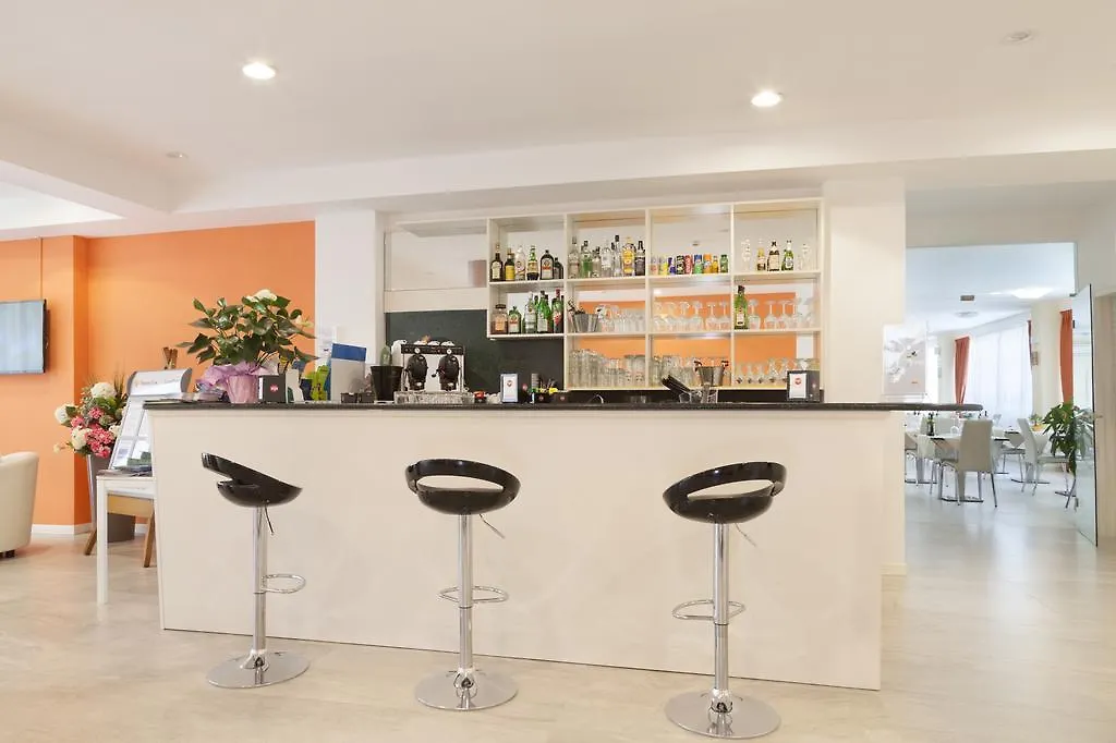 Hotel Bella Λατζίζε 4*,  Ιταλία